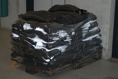 Palette mit 60 Sandsäcken (1 Seite gebunden, nicht genäht)